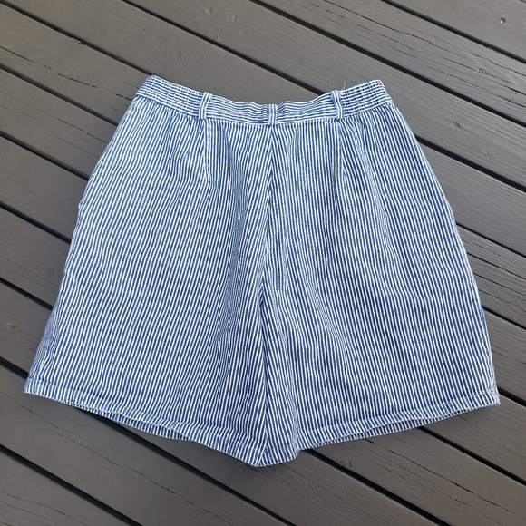 Vintage high waisted Mom walking shorts - Picture 4 of 11